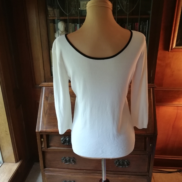 White Knit Top with Black Accents - Size Large - Picture 4 of 7
